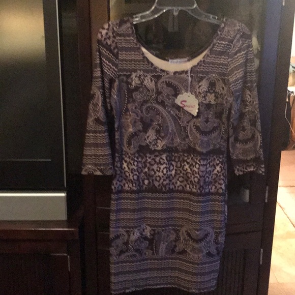 Dress - Picture 1 of 4